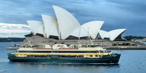 Manly Ferry at Opera House